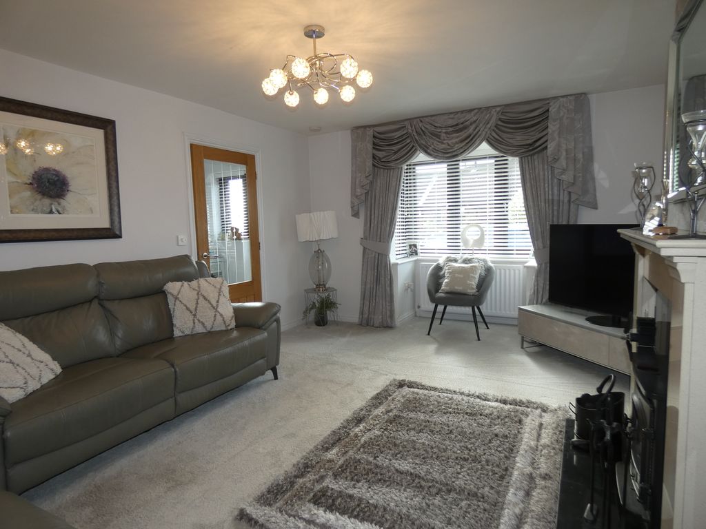 Lounge- click for photo gallery